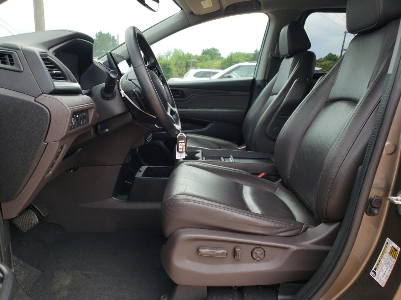 VIN: 5FNRL6H83JB036246 2018 HONDA ODYSSEY