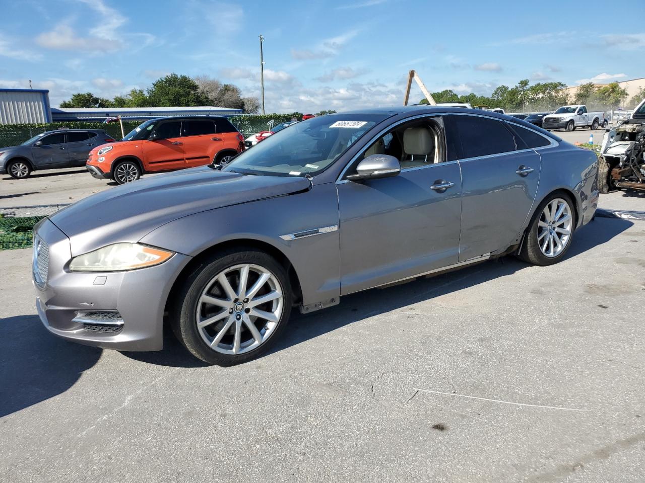 2013 Jaguar Xj vin: SAJWA1C7XD8V42835