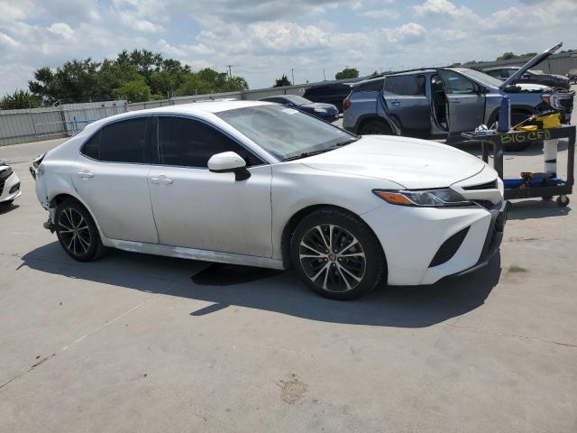 VIN 4T1B11HK2KU758768 2019 Toyota Camry, L no.4