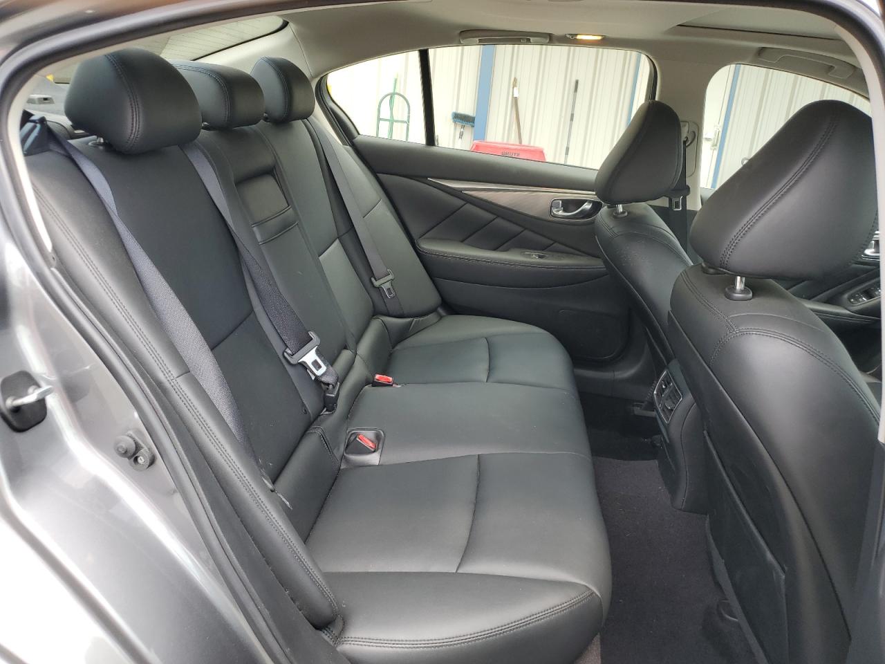 JN1EV7AR7HM839082 2017 Infiniti Q50 Premium