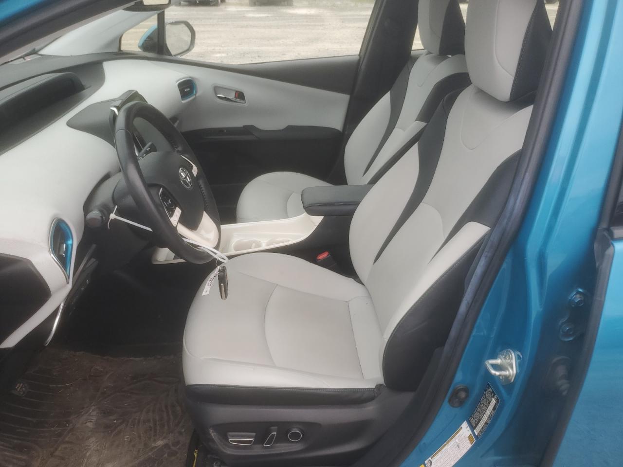 JTDKARFP0H3061440 2017 Toyota Prius Prime