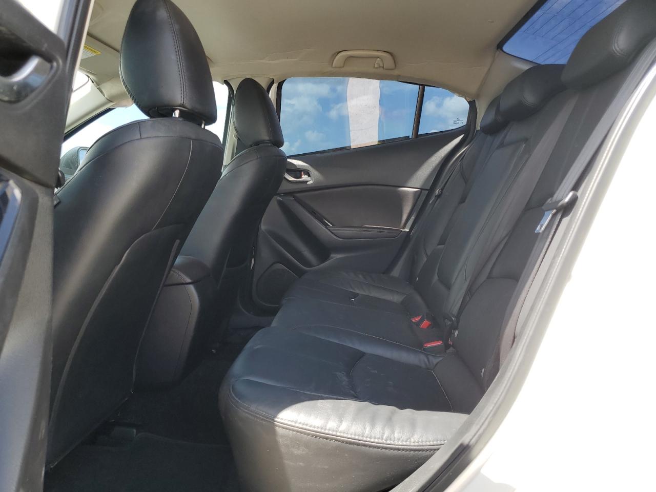 3MZBN1V37JM184092 2018 Mazda 3 Touring