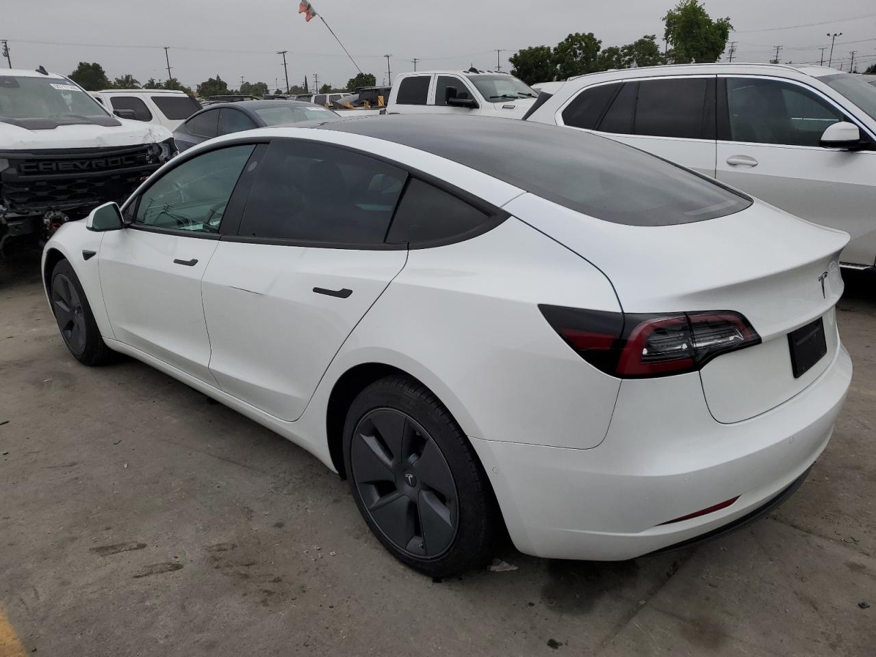 2022 Tesla Model 3 vin: 5YJ3E1EA6NF358931