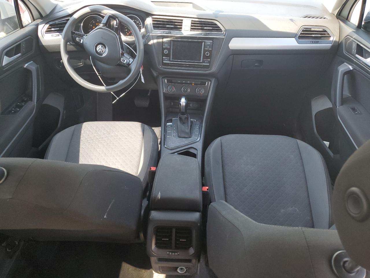 3VV1B7AX1KM138019 2019 Volkswagen Tiguan S