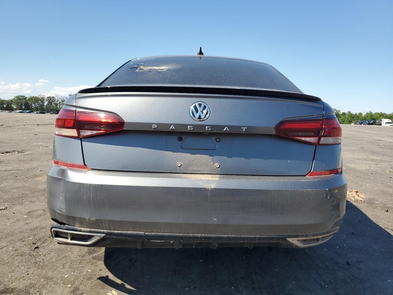 1VWMA7A33MC000575 2021 Volkswagen Passat R-Line