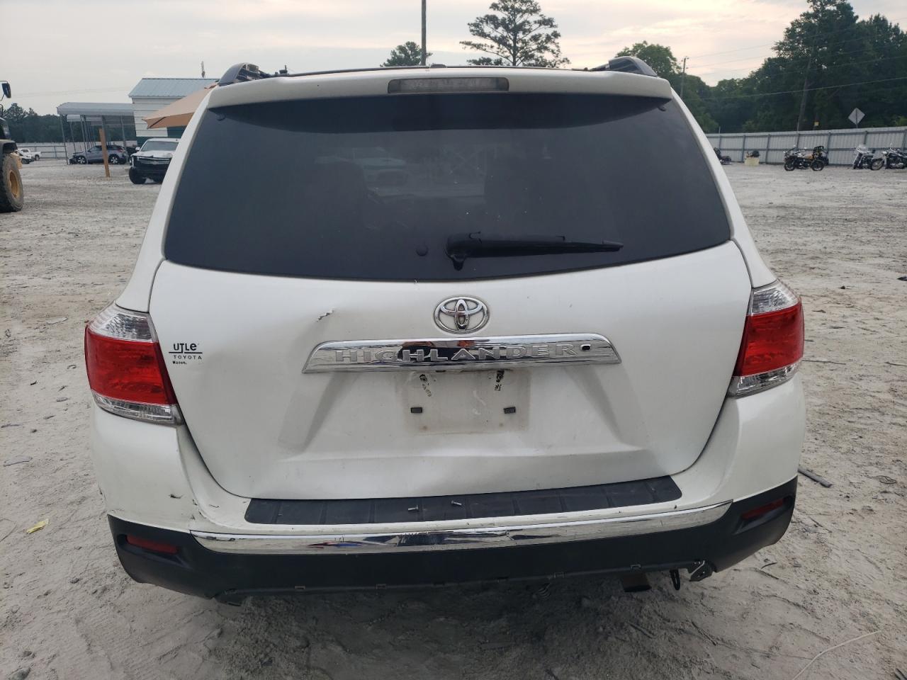 5TDZA3EH8CS025721 2012 Toyota Highlander Base
