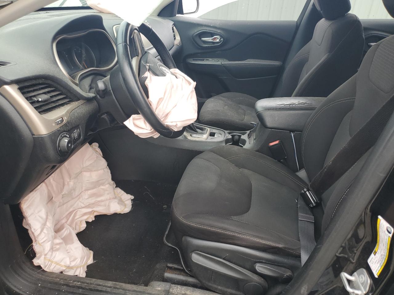 1C4PJMCB7GW103696 2016 Jeep Cherokee Latitude