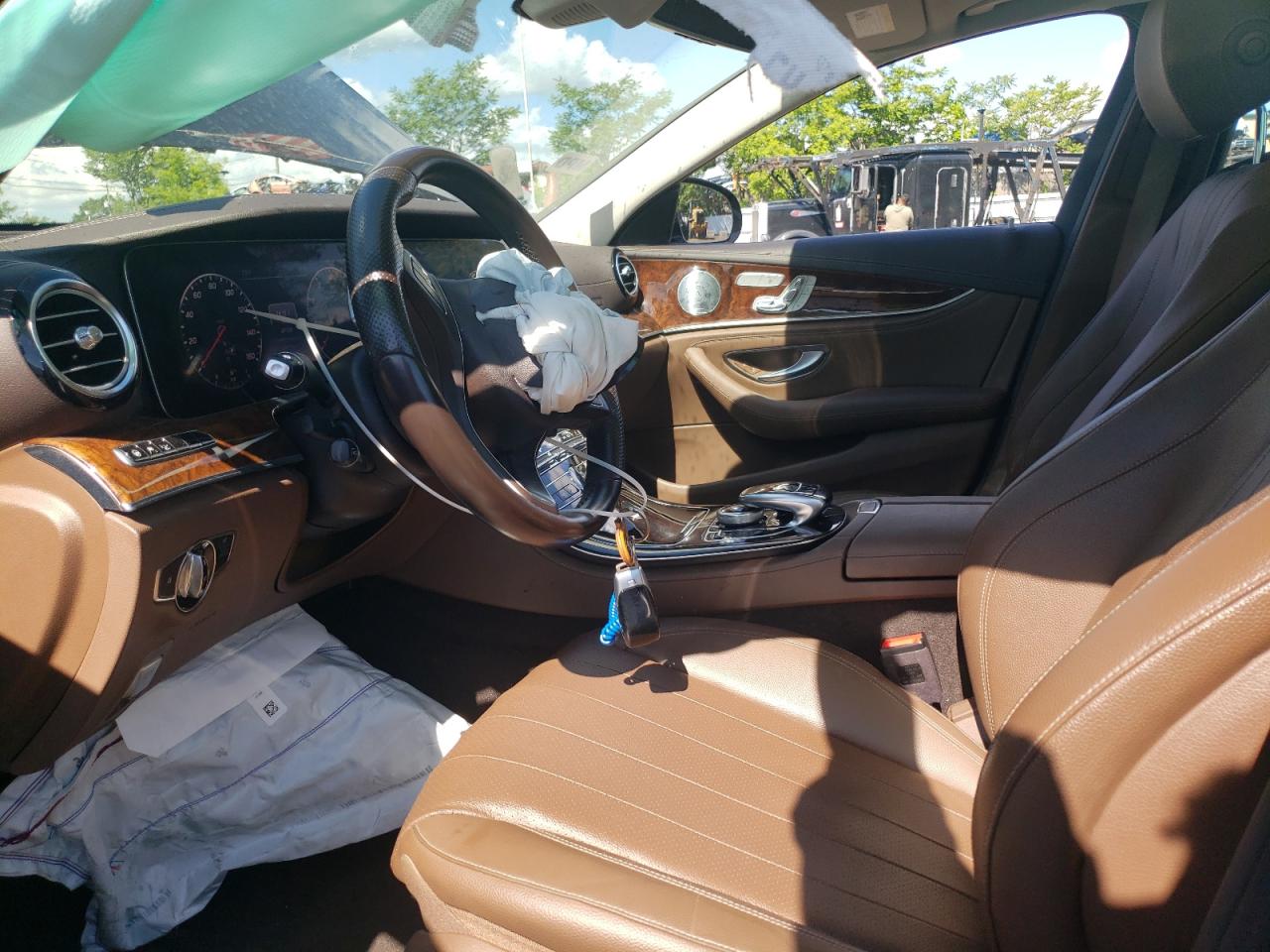 WDDZF4KB0JA379689 2018 Mercedes-Benz E 300 4Matic