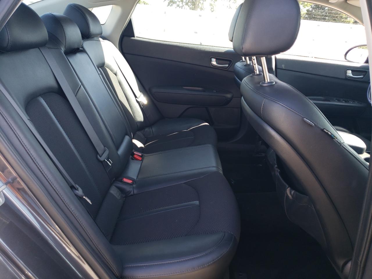 5XXGT4L39JG241767 2018 Kia Optima Lx