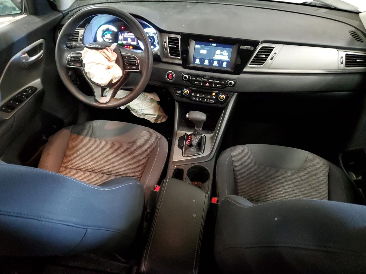 KNDCB3LC9J5179142 2018 Kia Niro Fe