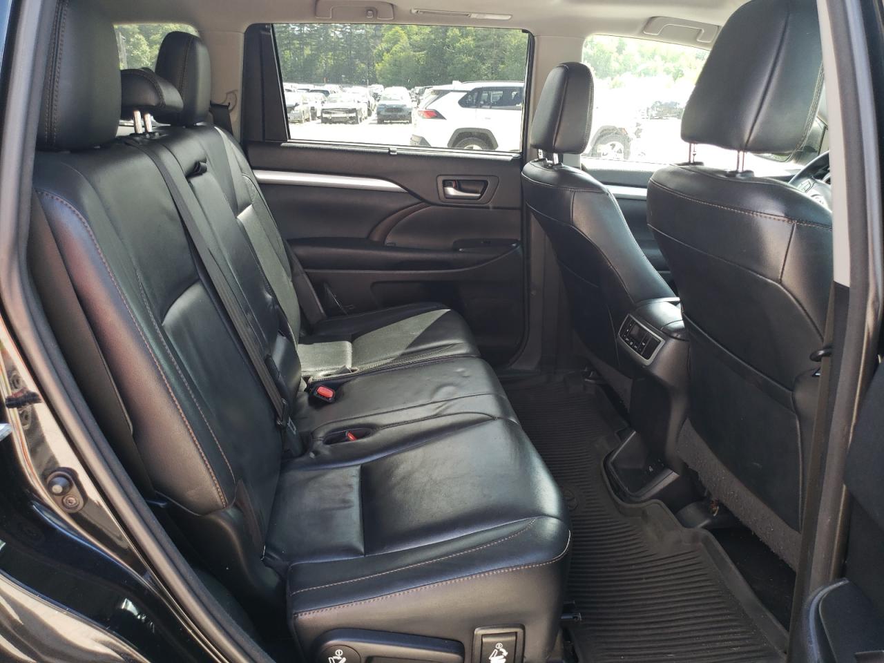 5TDJZRFHXJS526744 2018 Toyota Highlander Se