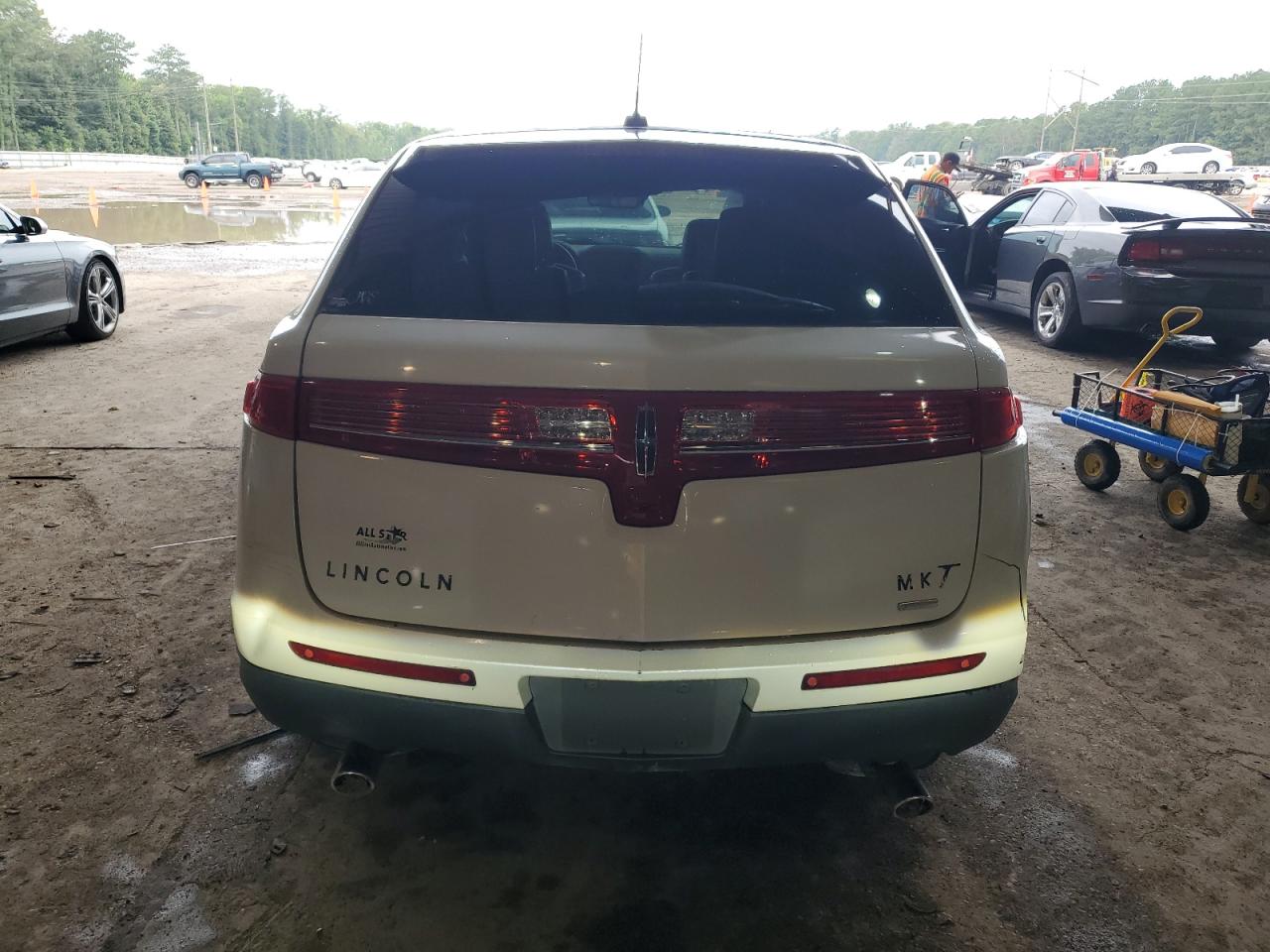 2LMHJ5ATXBBJ55064 2011 Lincoln Mkt