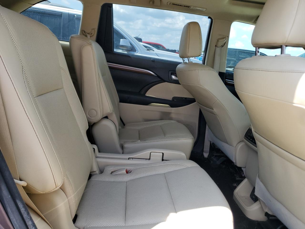 5TDDZRFH5JS486523 2018 Toyota Highlander Limited