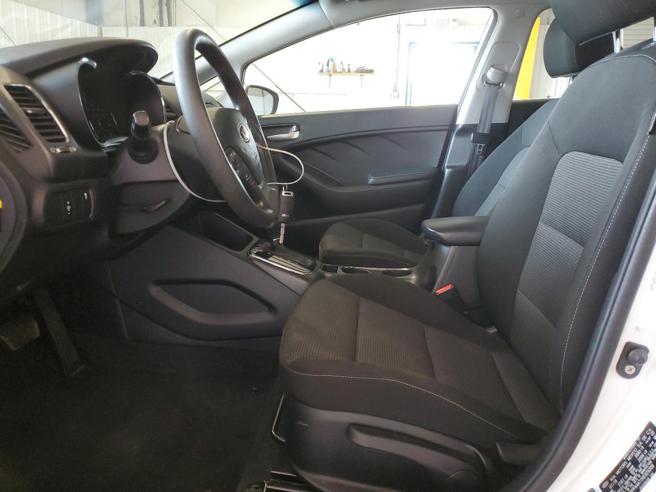 3KPFK4A71HE029209 2017 Kia Forte Lx