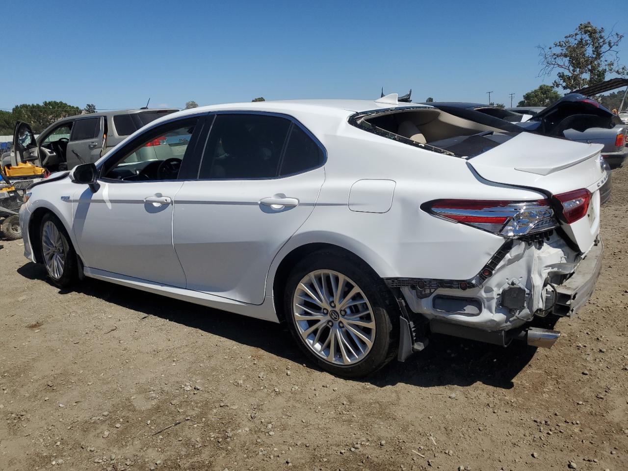 2018 Toyota Camry Hybrid vin: 4T1B21HK7JU500970