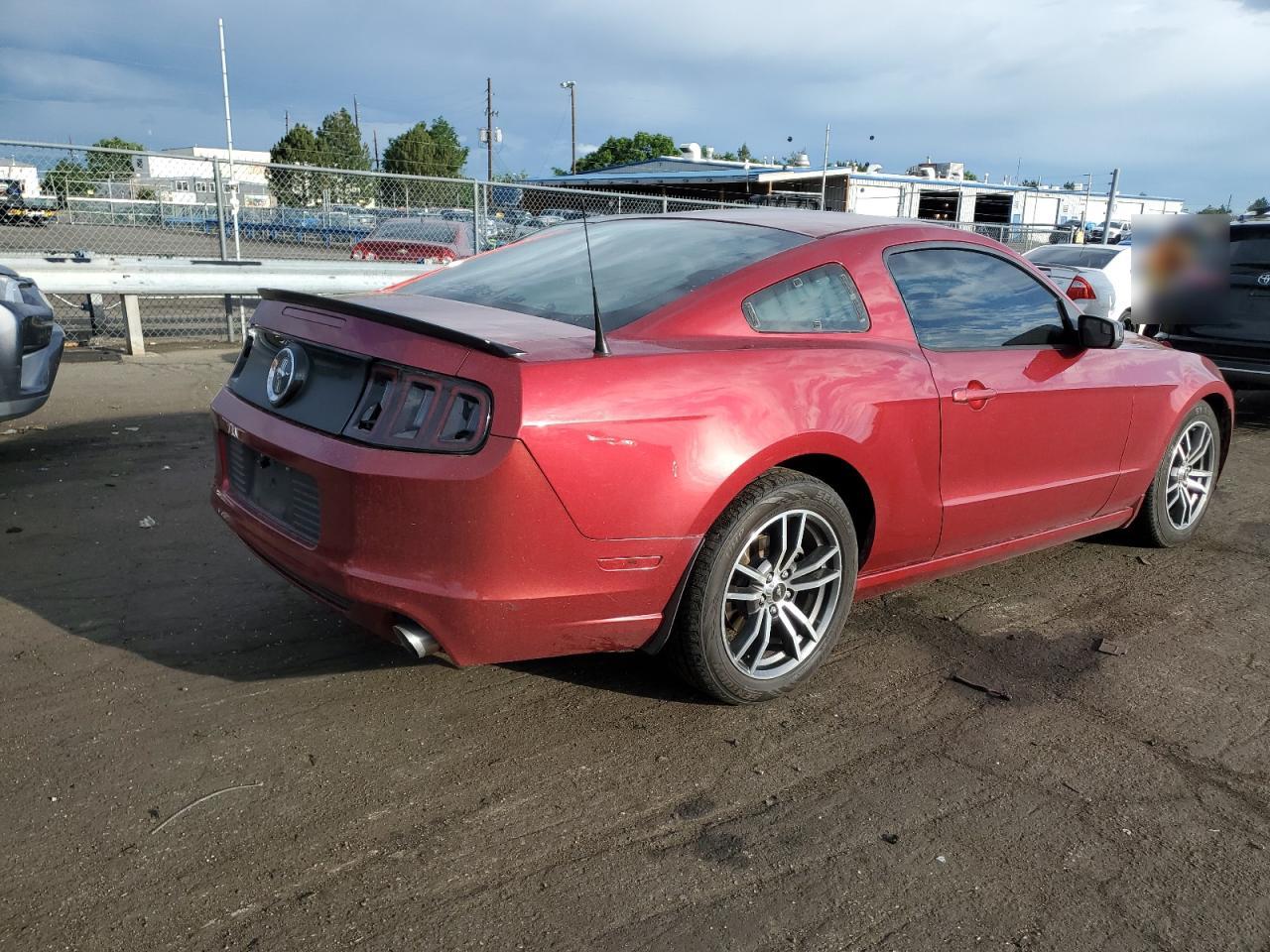 2014 Ford Mustang vin: 1ZVBP8AM0E5257526