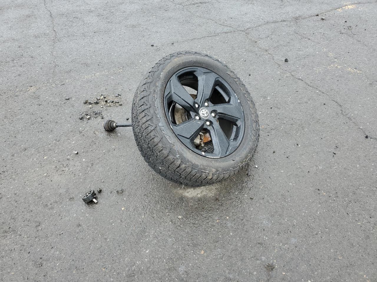 4T3E6RFV8MU040422 2021 Toyota Rav4 Xse