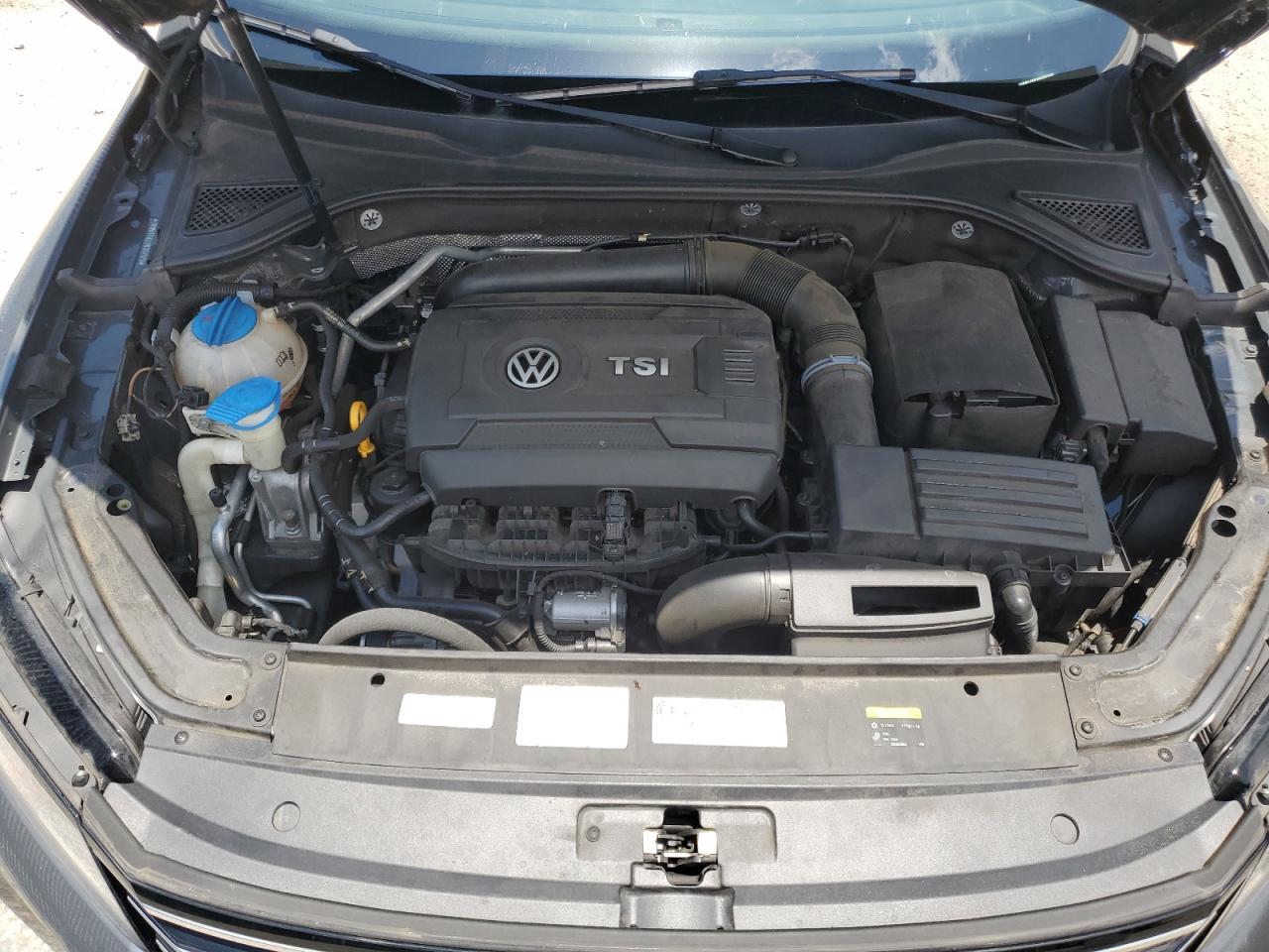 1VWDT7A31HC057079 2017 Volkswagen Passat R-Line