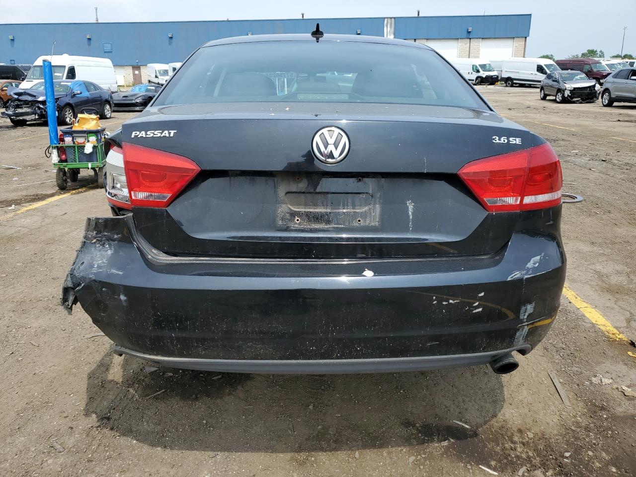 1VWBM7A33CC046226 2012 Volkswagen Passat Se