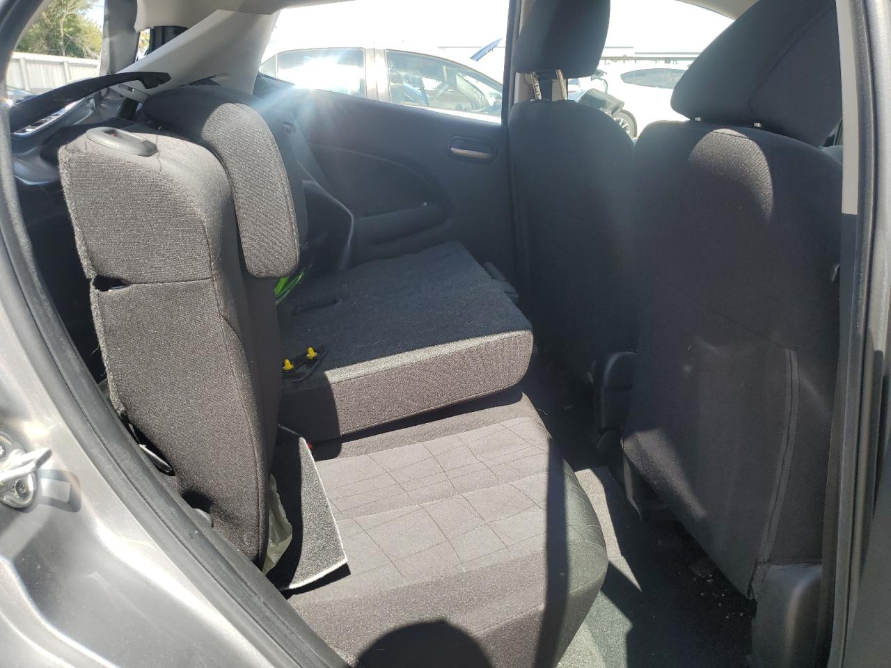 JM1DE1HY8B0104936 2011 Mazda Mazda2