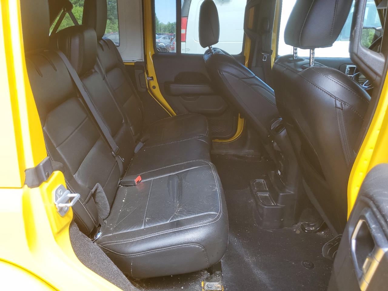 1C4HJXEG4KW549196 2019 Jeep Wrangler Unlimited Sahara