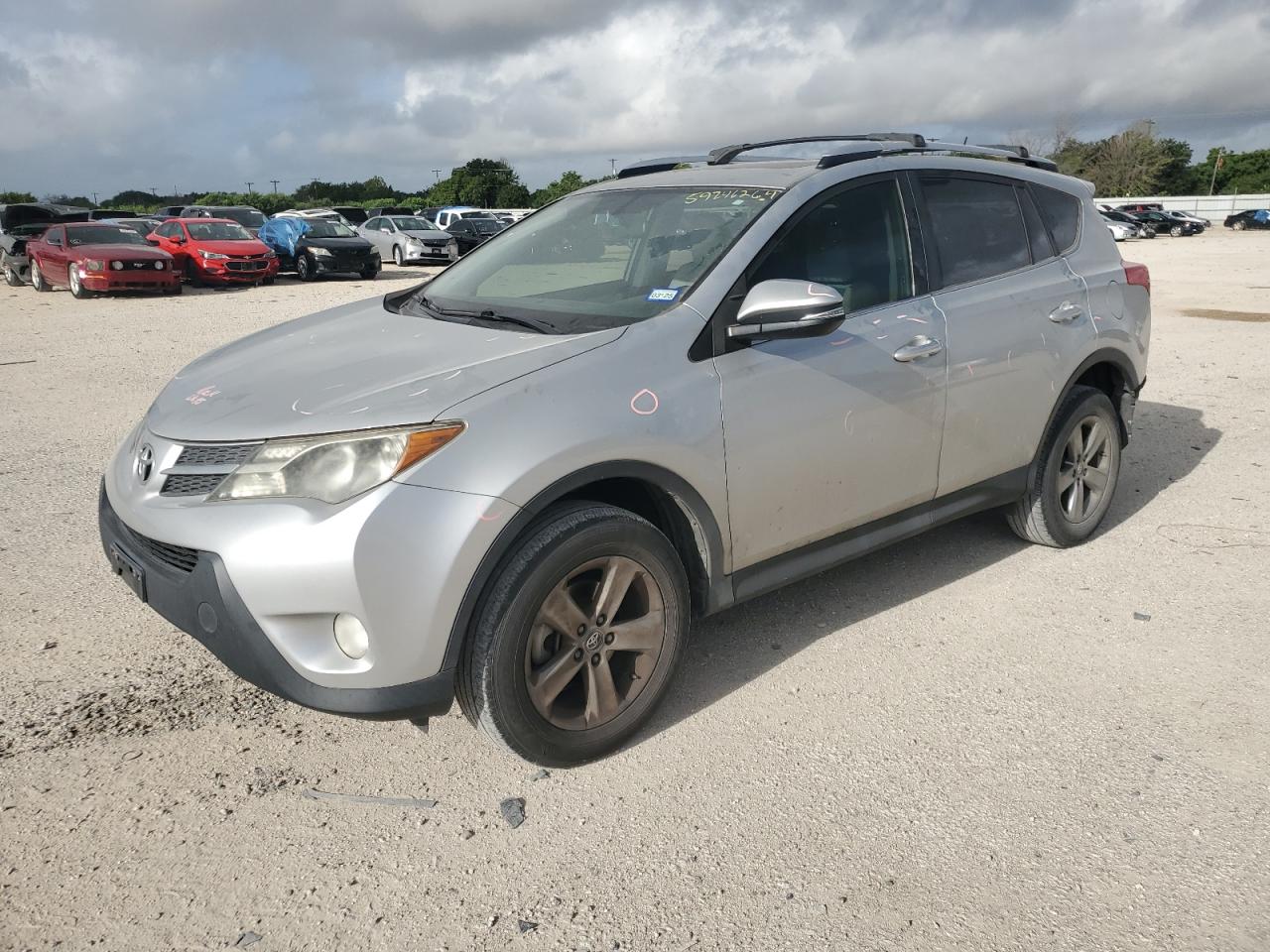 2015 Toyota Rav4 Xle vin: JTMWFREVXFJ051770