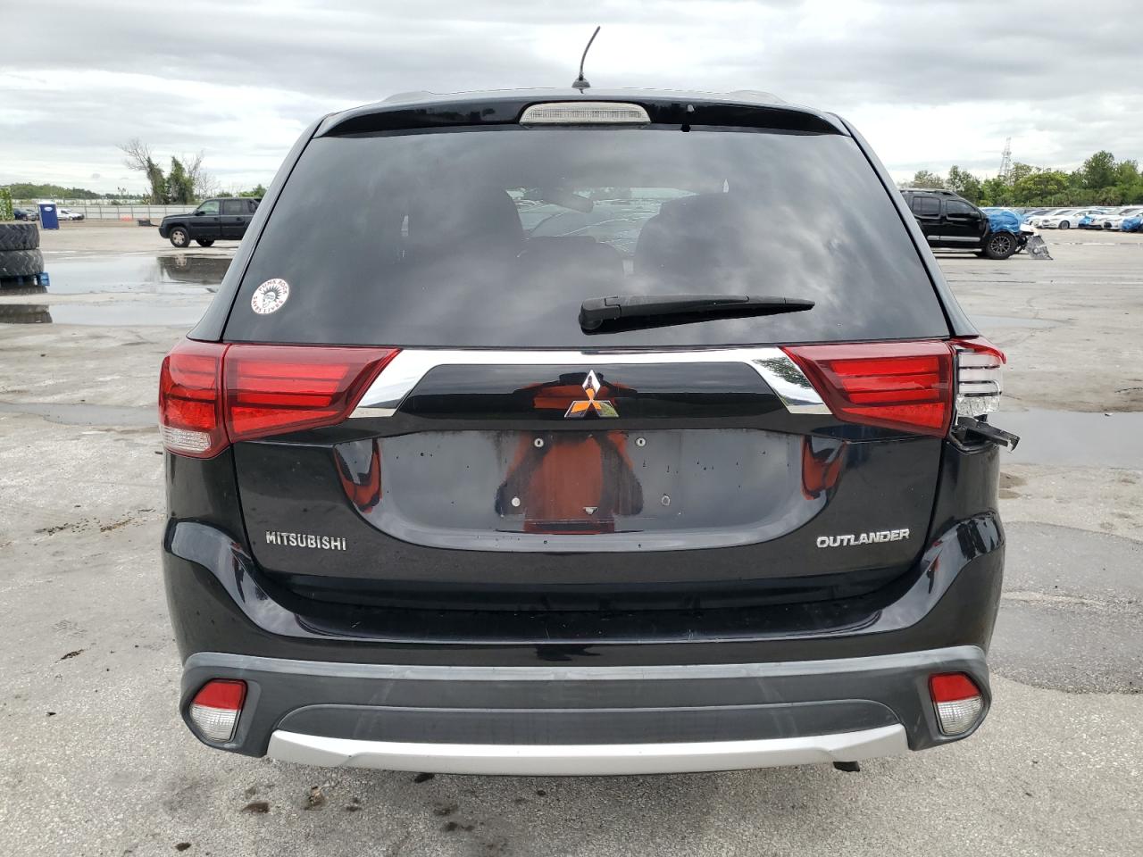 JA4AD2A31GZ040844 2016 Mitsubishi Outlander Es