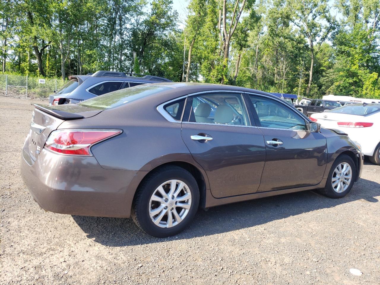 2014 Nissan Altima 2.5 vin: 1N4AL3AP9EN243203