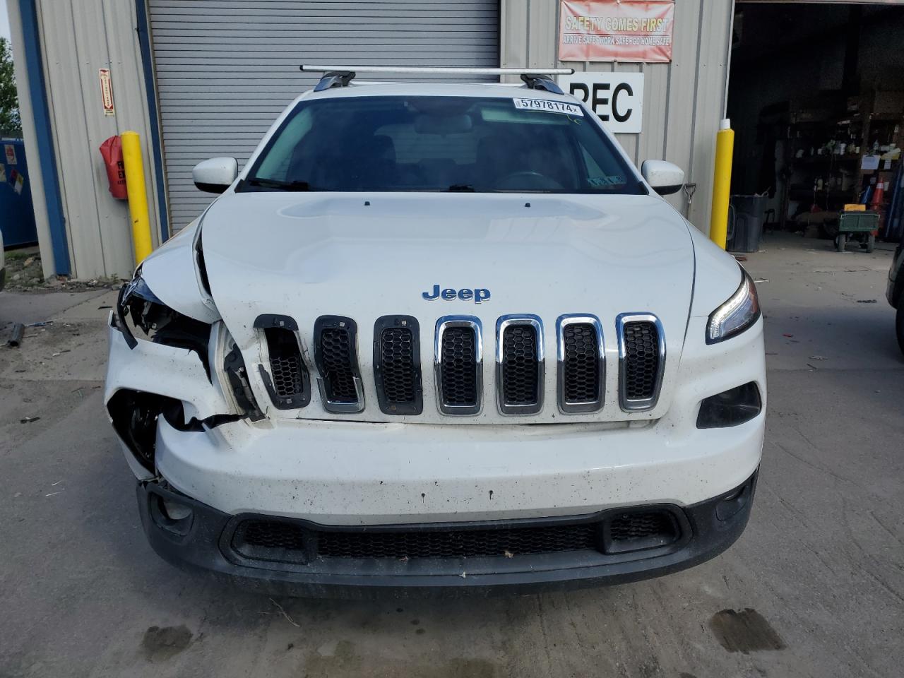 1C4PJMCB4HW666321 2017 Jeep Cherokee Latitude