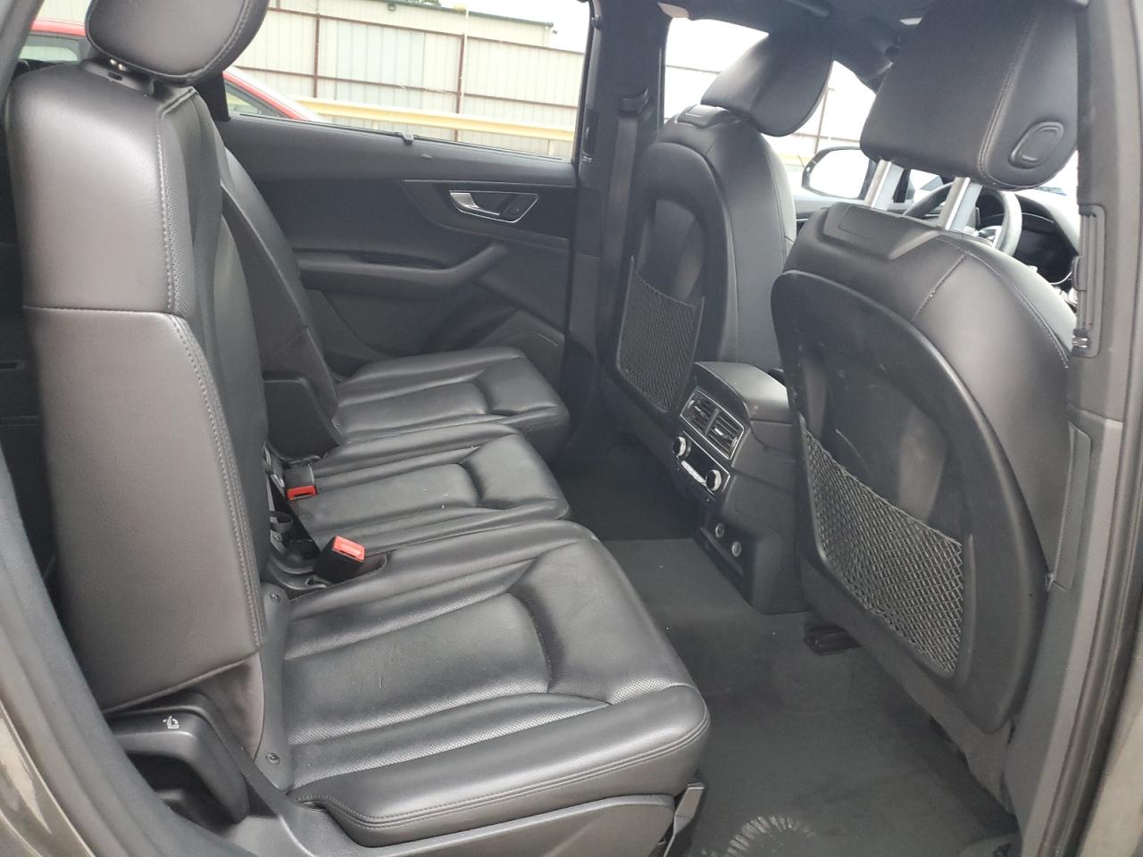 WA1VAAF76JD035577 2018 Audi Q7 Prestige