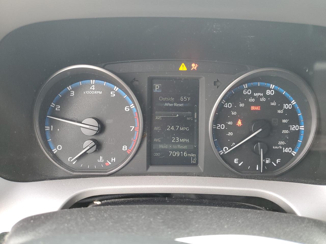 2T3RFREV5HW615441 2017 Toyota Rav4 Xle