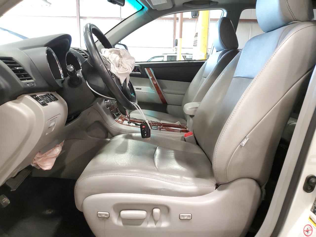 5TDDK3EH7BS087620 2011 Toyota Highlander Limited