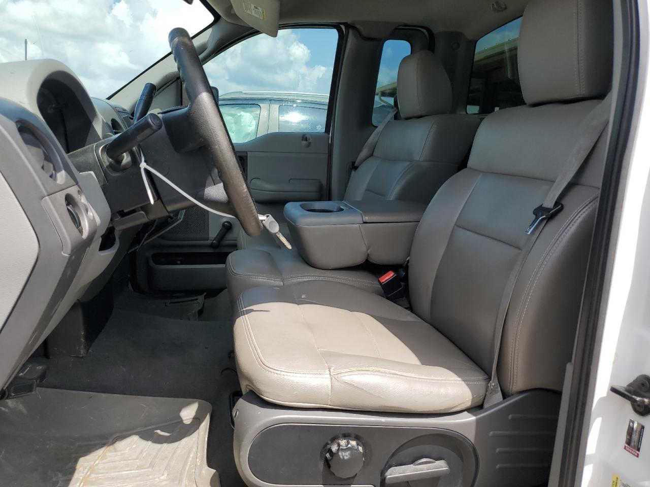 1FTRF02W05KC59395 2005 Ford F150