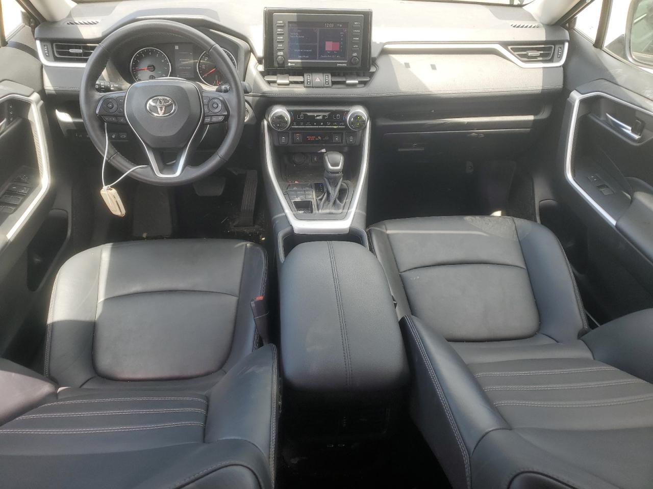 2T3A1RFV9NC312136 2022 Toyota Rav4 Xle Premium