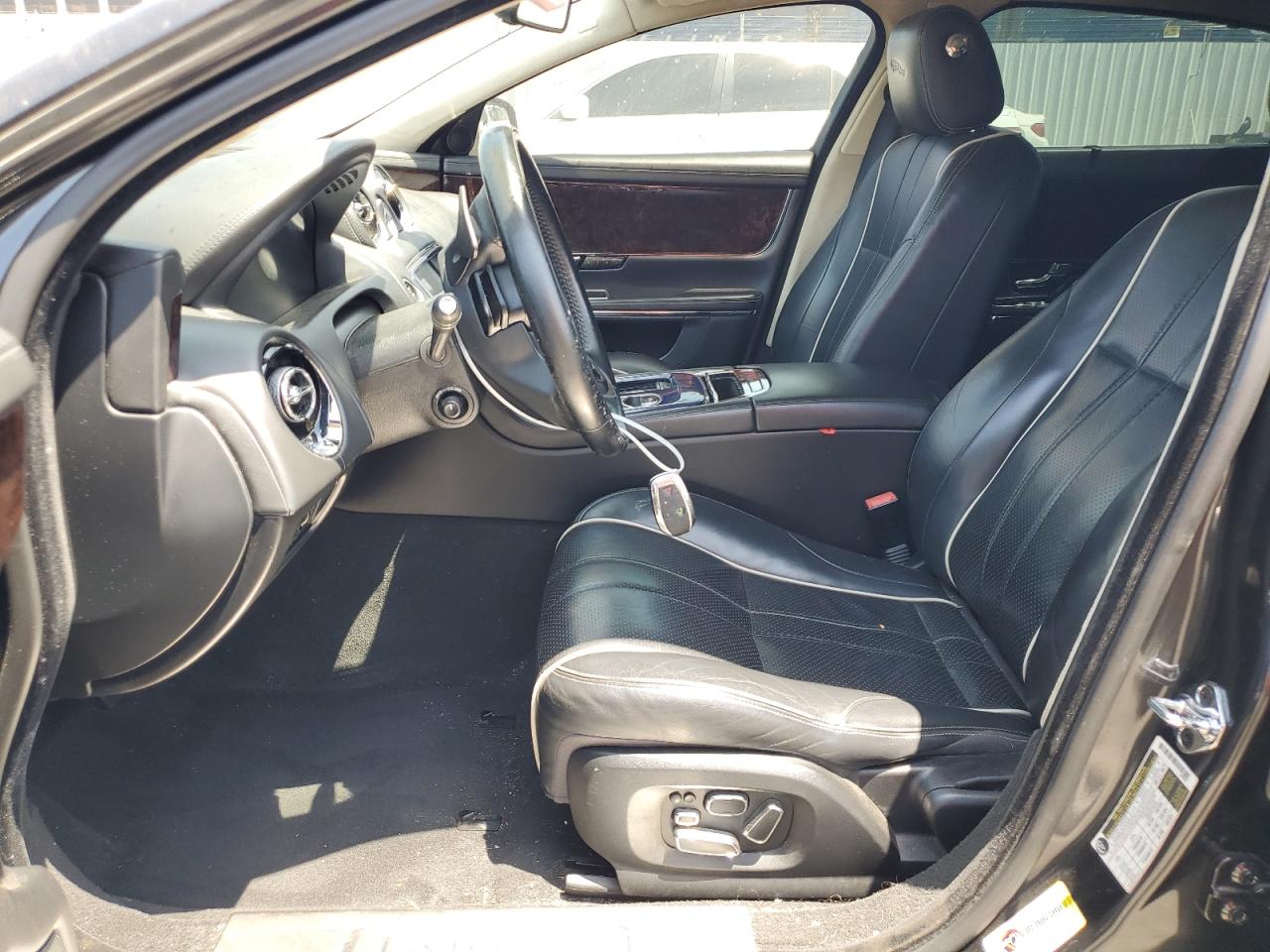 SAJWA2GB8BLV17740 2011 Jaguar Xjl