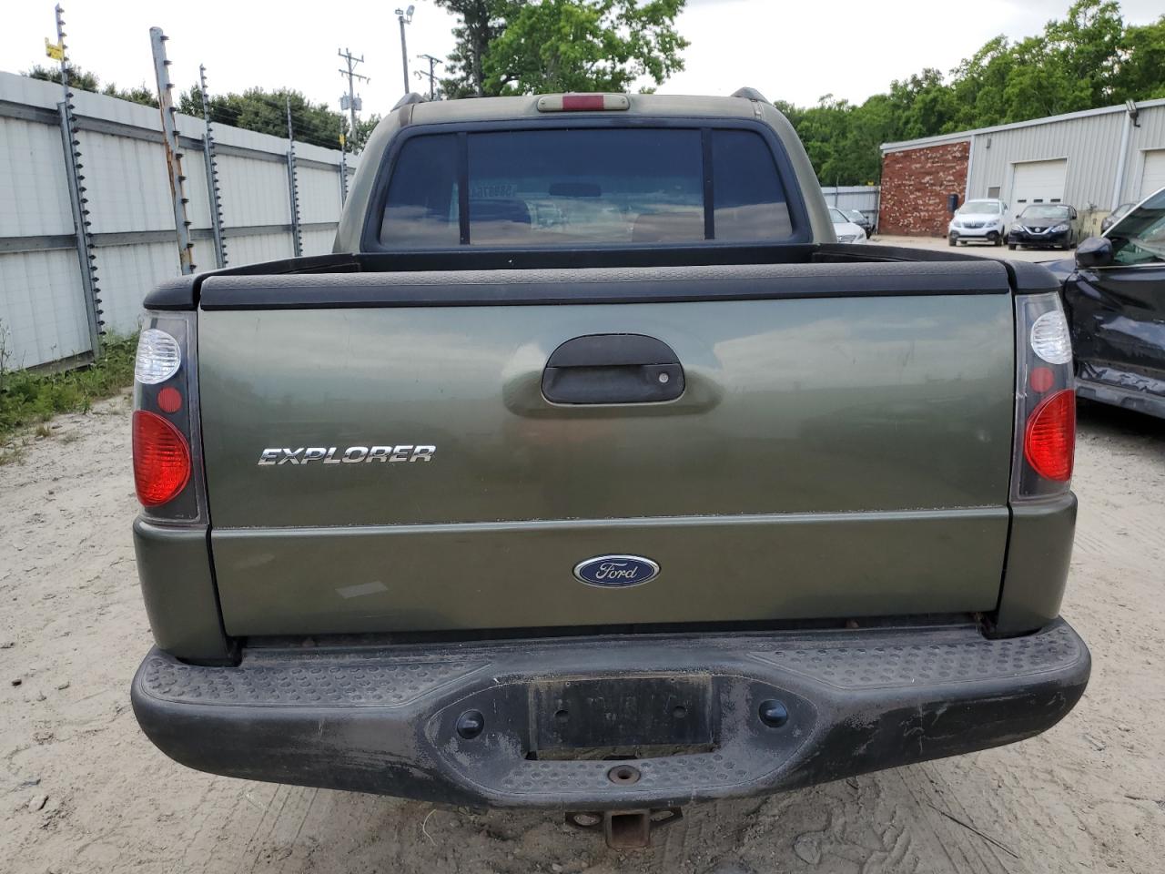 1FMZU67E22UB66379 2002 Ford Explorer Sport Trac