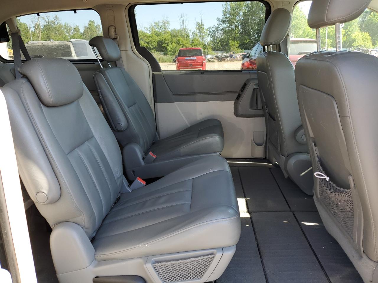 2A4RR5D15AR140866 2010 Chrysler Town & Country Touring