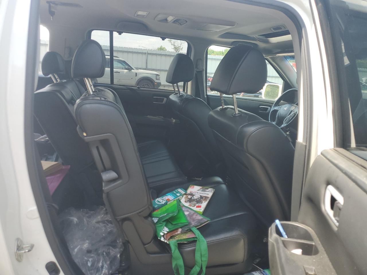 5FNYF4H99BB084576 2011 Honda Pilot Touring