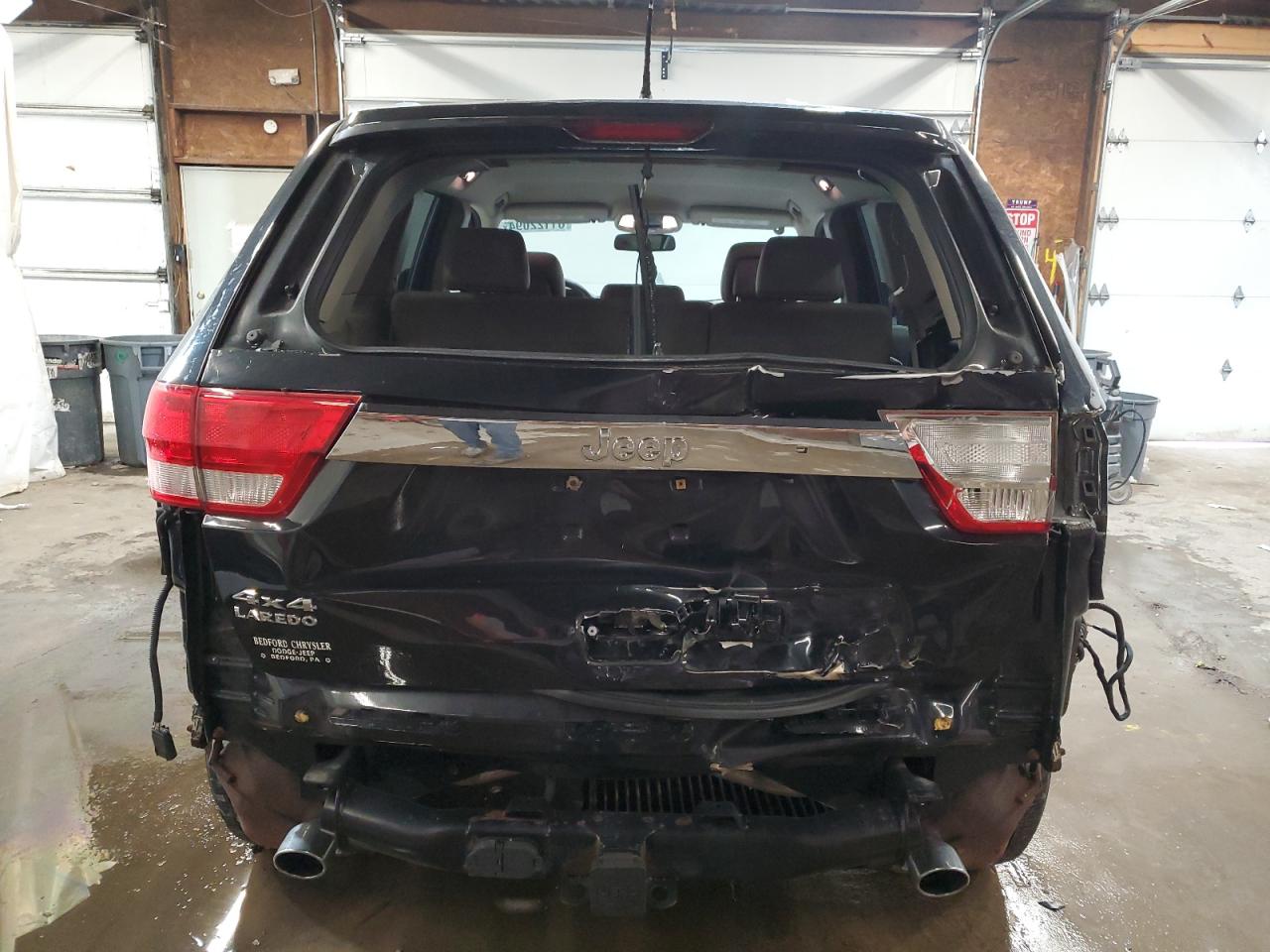1J4RR4GT5BC544185 2011 Jeep Grand Cherokee Laredo
