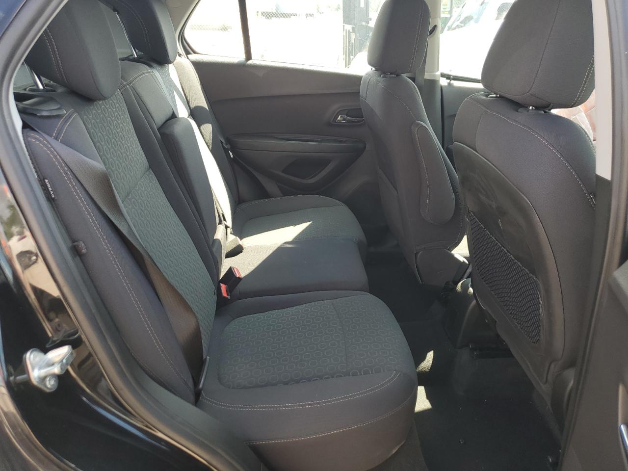 3GNCJKSB8KL120808 2019 Chevrolet Trax Ls