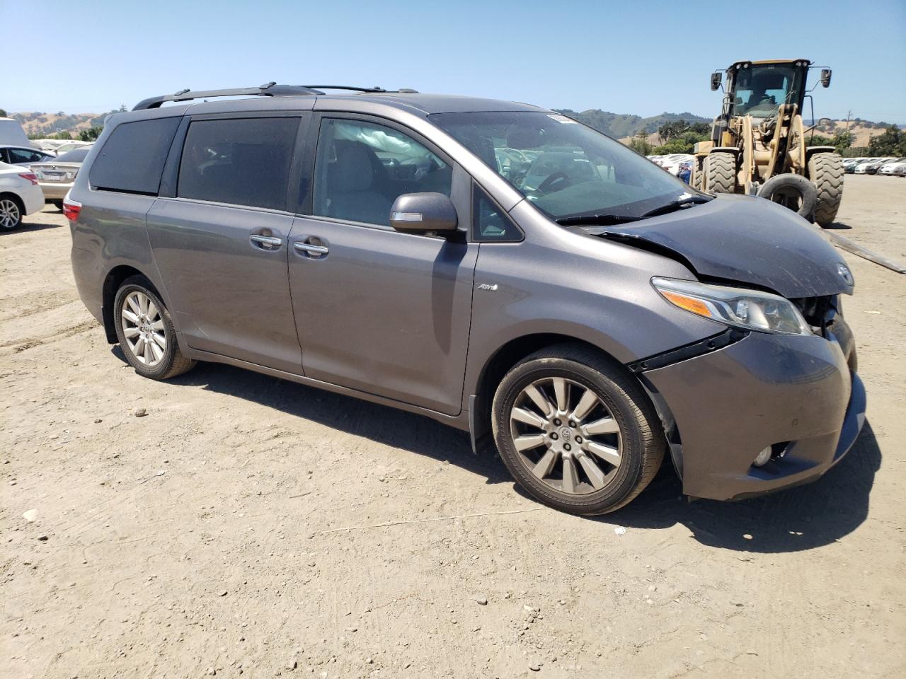 5TDDZ3DC8HS157667 2017 Toyota Sienna Xle