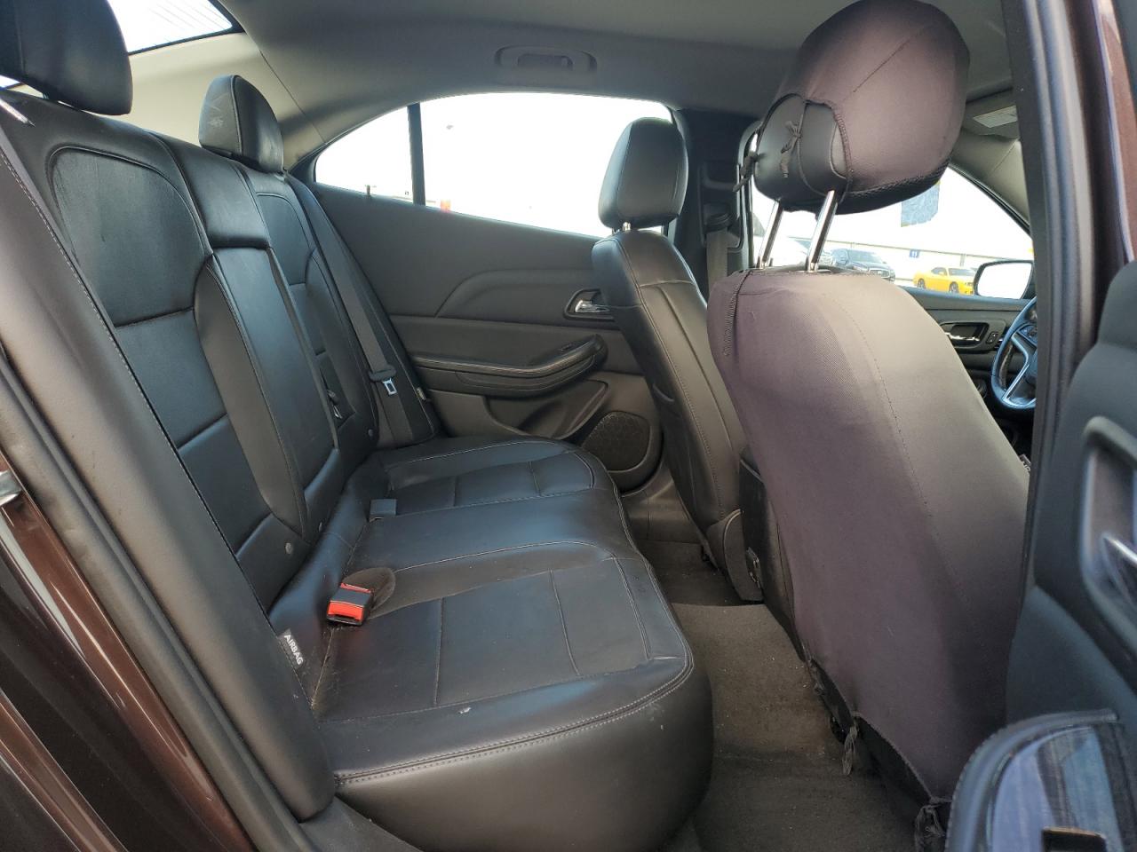 1G11D5SL3FF233592 2015 Chevrolet Malibu 2Lt