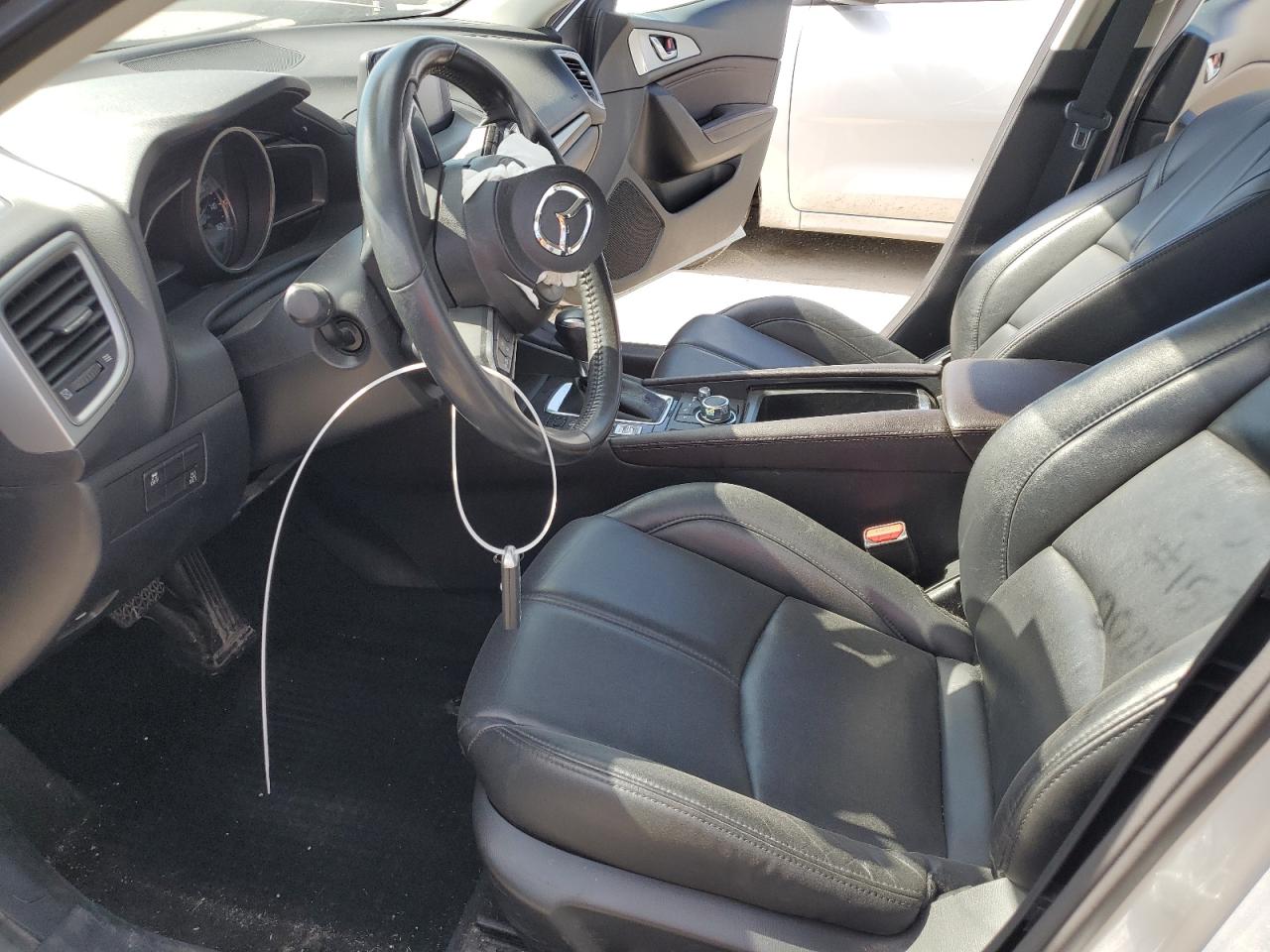 3MZBN1V34JM200684 2018 Mazda 3 Touring