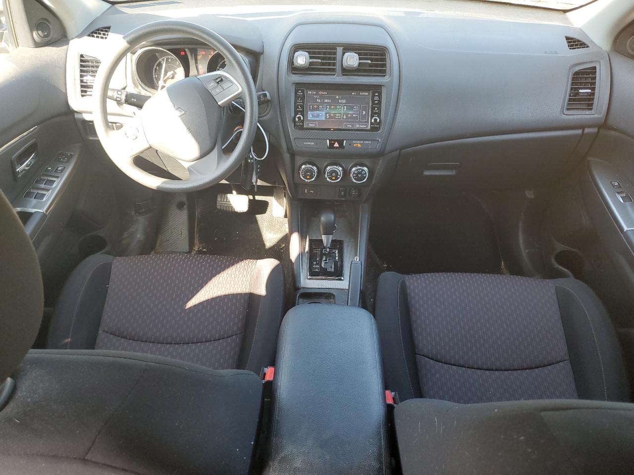 JA4AR3AU4JZ009983 2018 Mitsubishi Outlander Sport Es