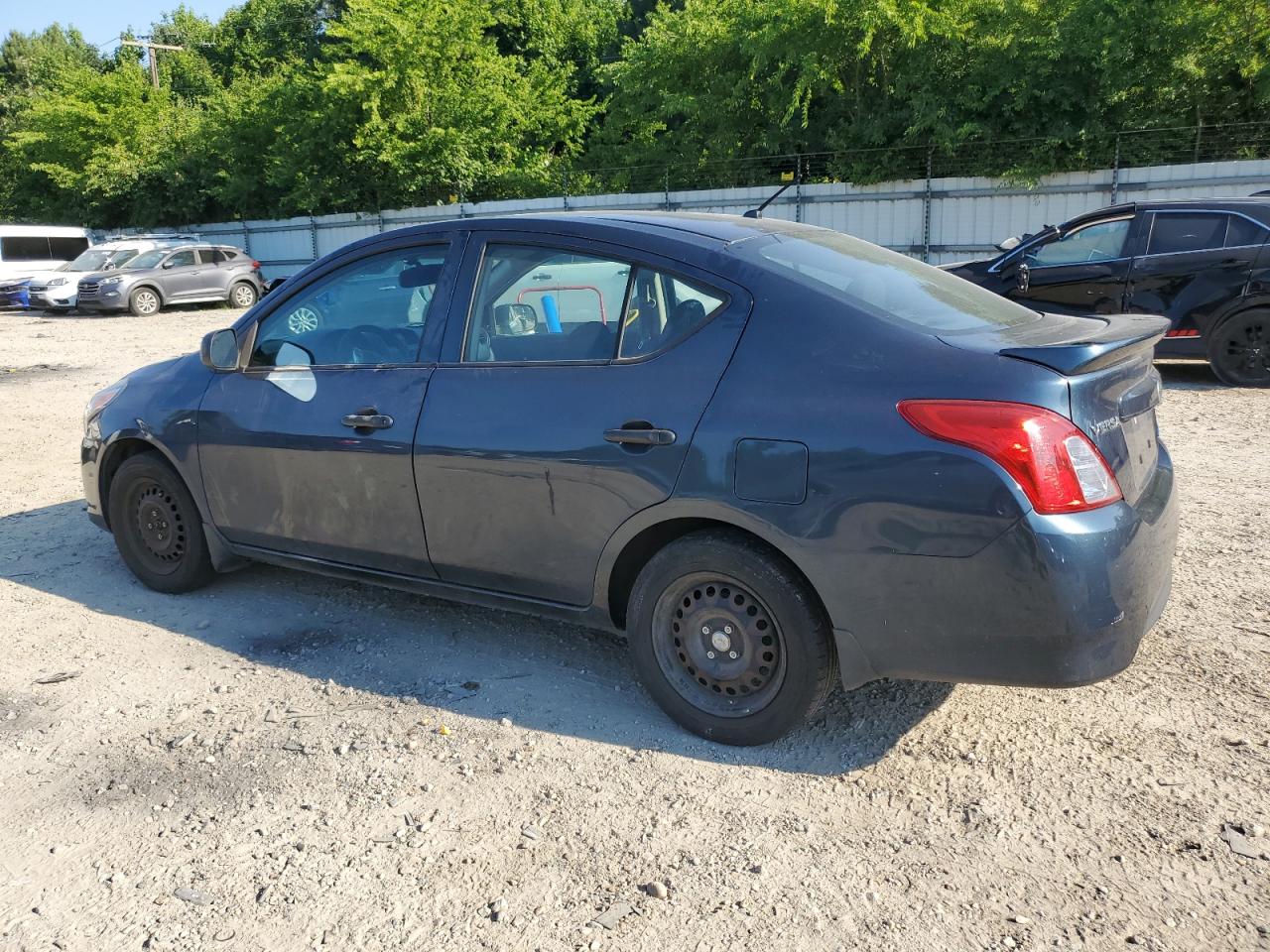 2015 Nissan Versa S vin: 3N1CN7AP1FL872897