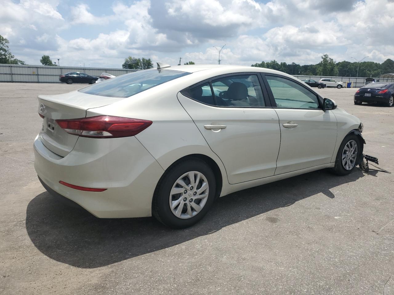 KMHD74LF7HU126425 2017 Hyundai Elantra Se