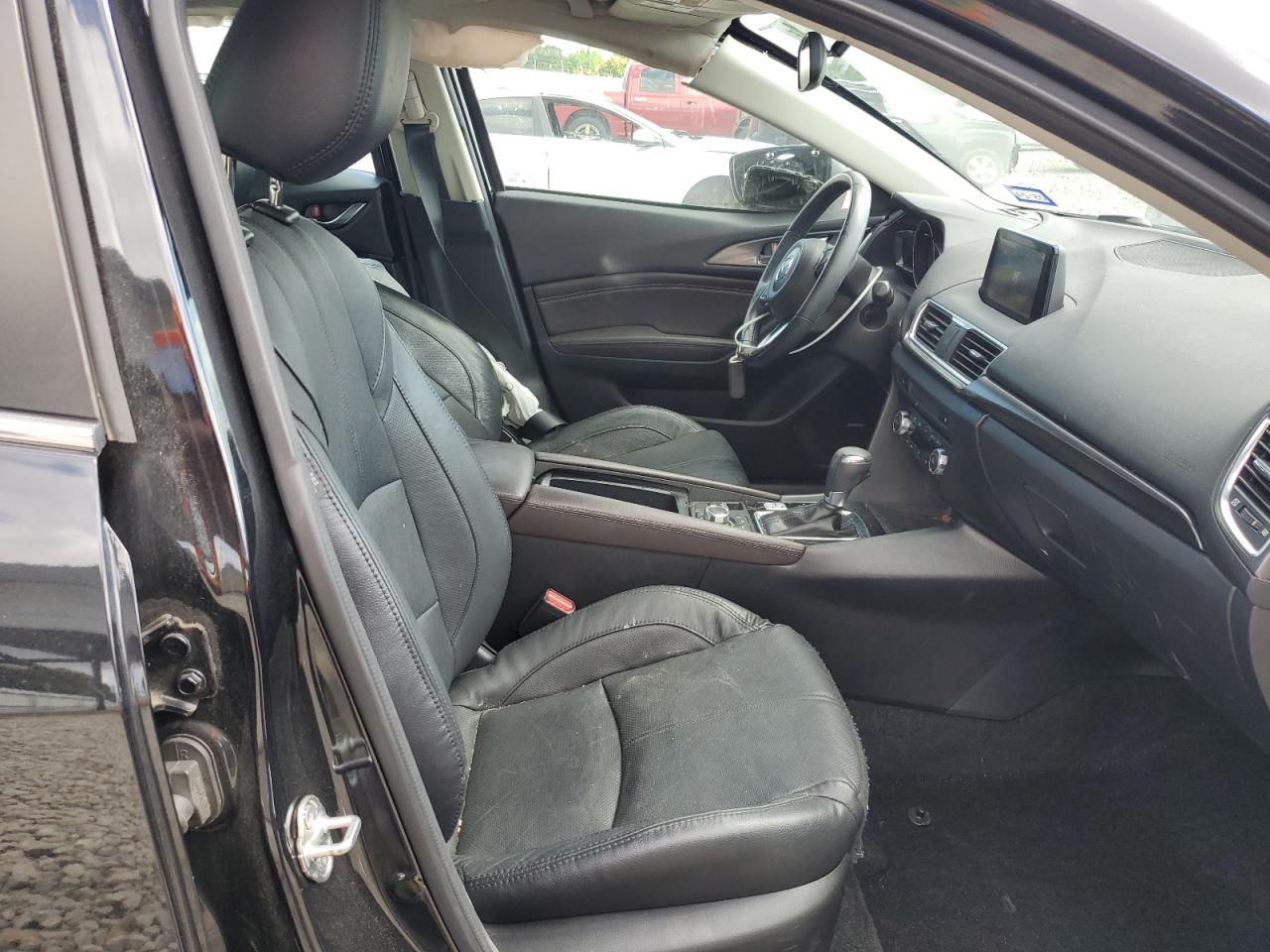 3MZBN1W34JM249561 2018 Mazda 3 Grand Touring