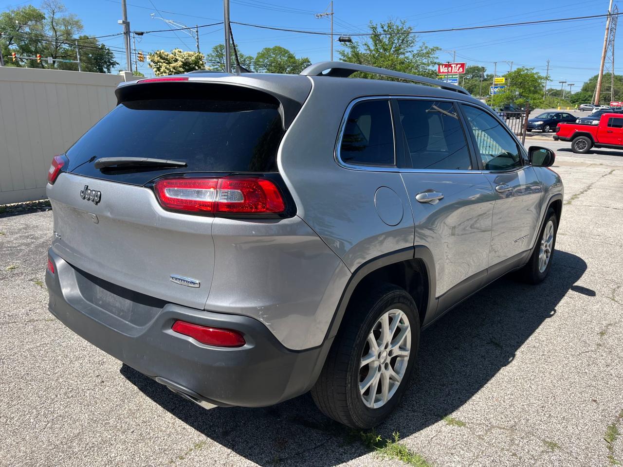 2015 Jeep Cherokee Latitude vin: 1C4PJMCS2FW794179