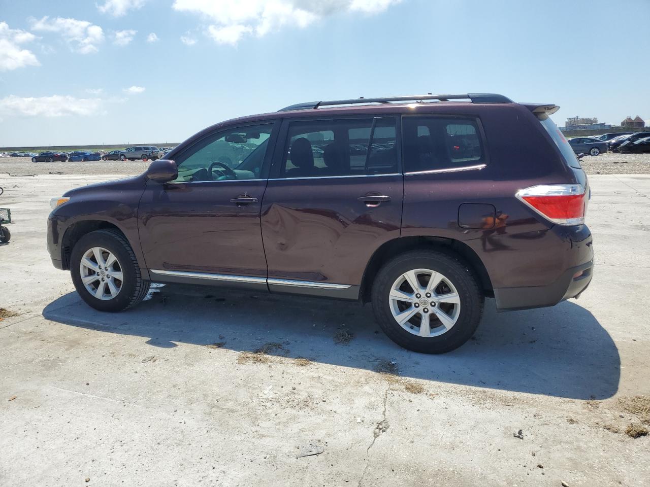 2012 Toyota Highlander Base vin: 5TDZK3EH0CS063473