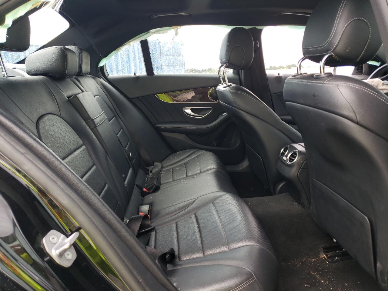 WDDWF4JBXJR412493 2018 Mercedes-Benz C 300